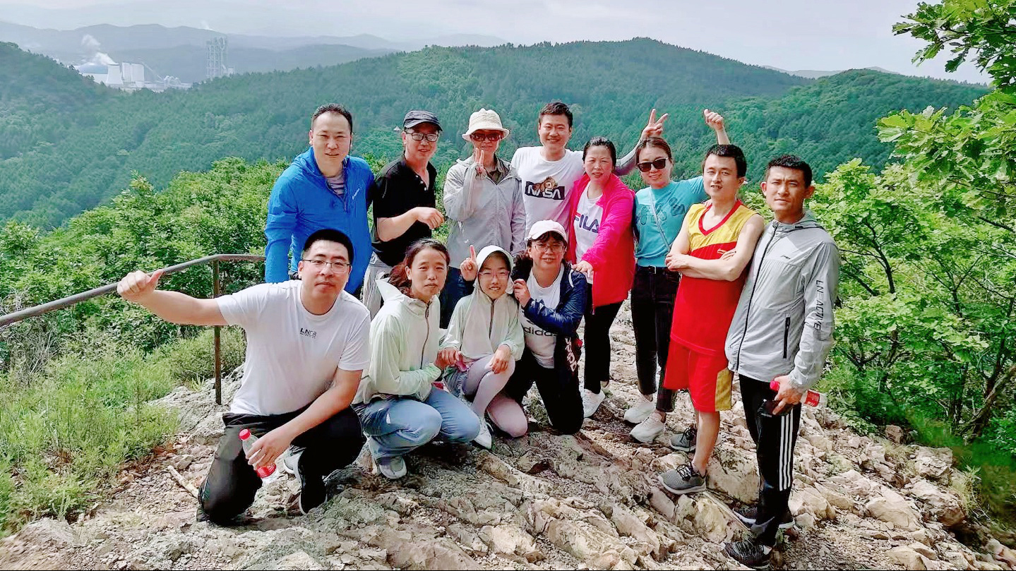 相约虎山行  流连野外地_杏耀平台：机械人及智能工厂解决计划专家