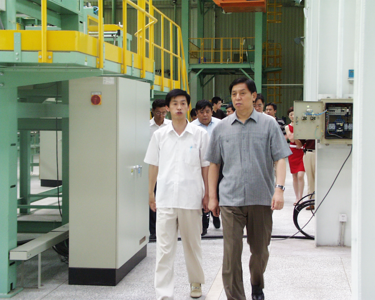 黑龙江省委副书记栗战书莅临公司考察_杏耀平台：机械人及智能工厂解决计划专家