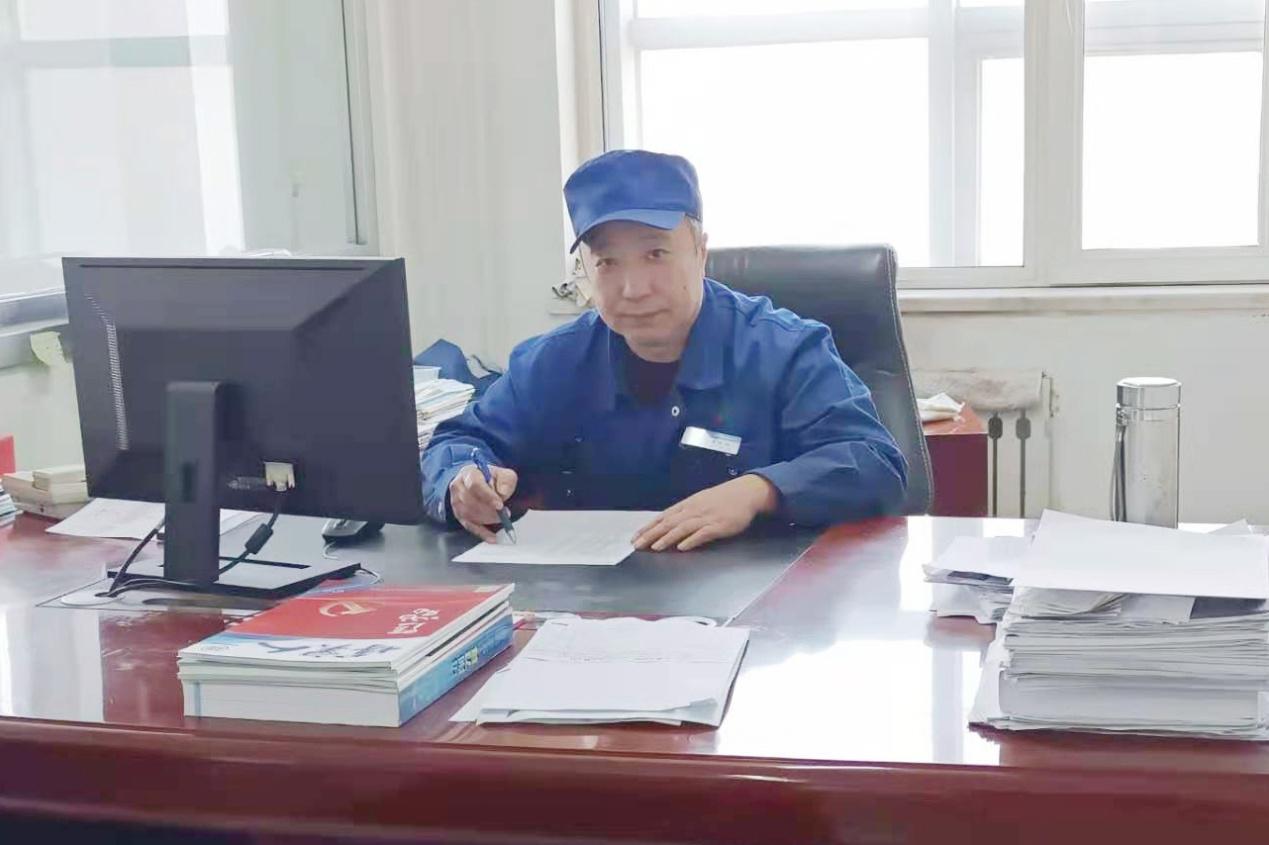 一位通俗的下层认真人_杏耀平台：机械人及智能工厂解决计划专家