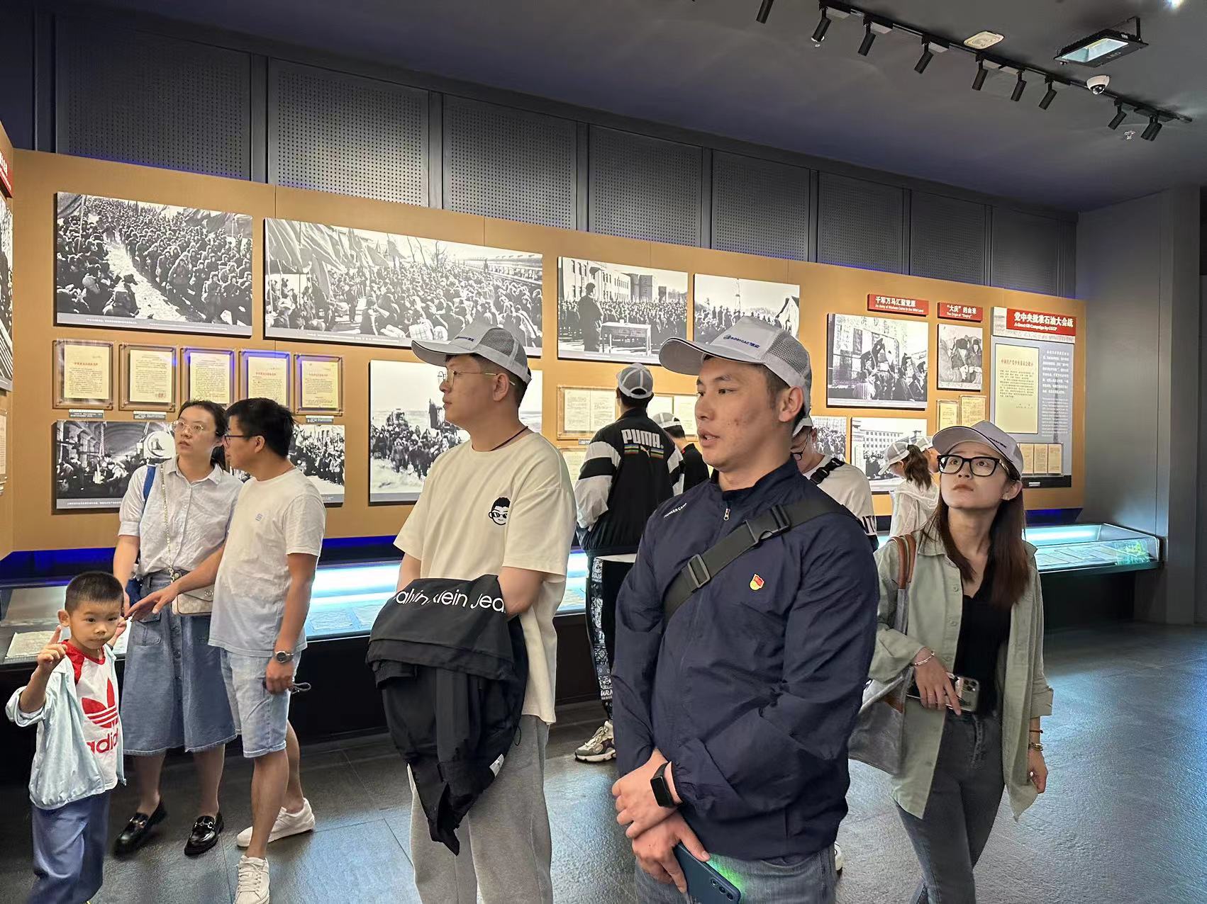 综合治理支部与生产装置支部联合组织旅行大庆铁人纪念馆_杏耀平台：机械人及智能工厂解决计划专家