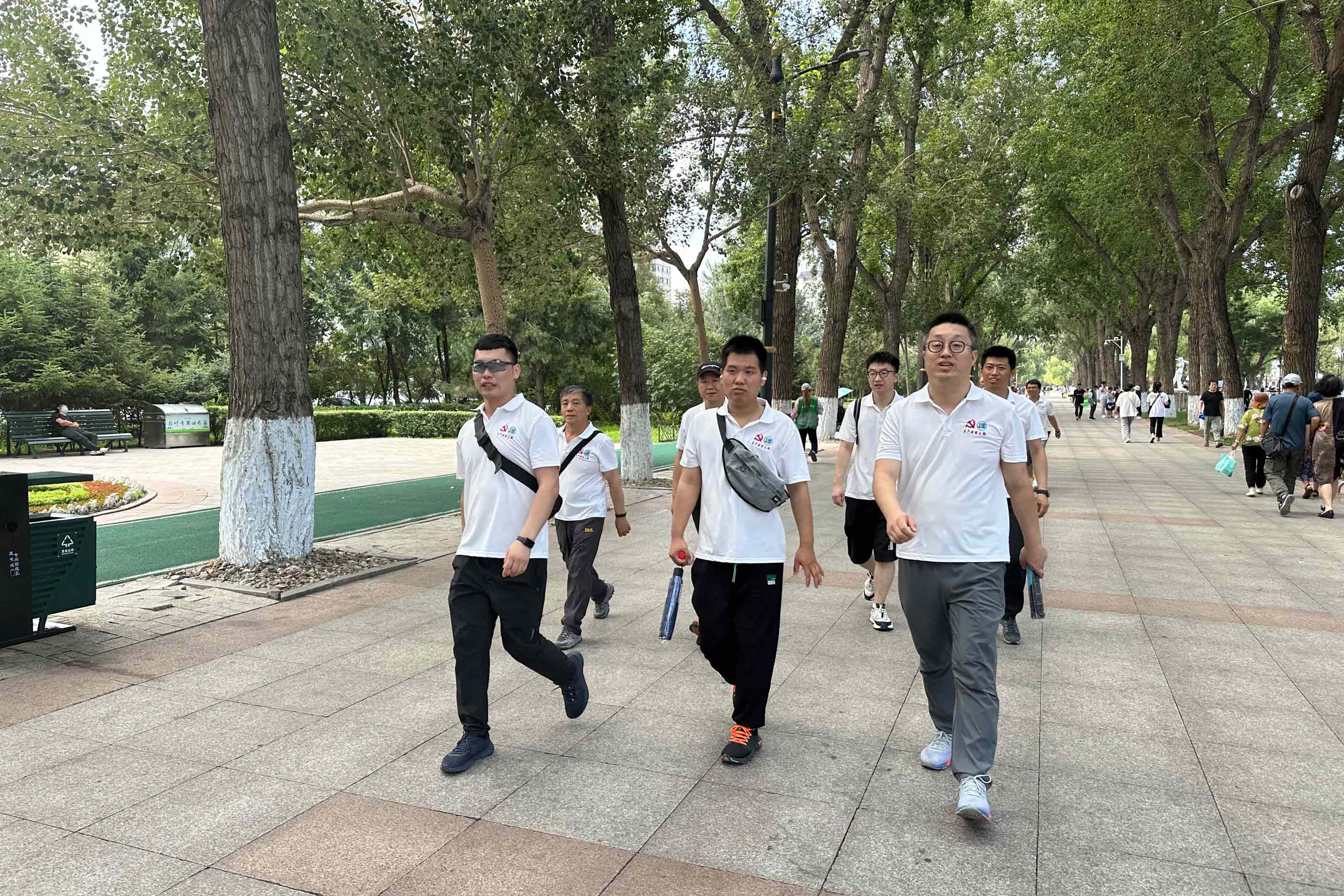 生产装置支部“相聚哈尔滨，，，，逐梦亚冬会”徒步运动_杏耀平台：机械人及智能工厂解决计划专家