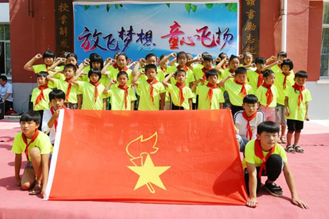 公司工会持续发展为泗水UU国际圣爱幼学的捐赠活动
