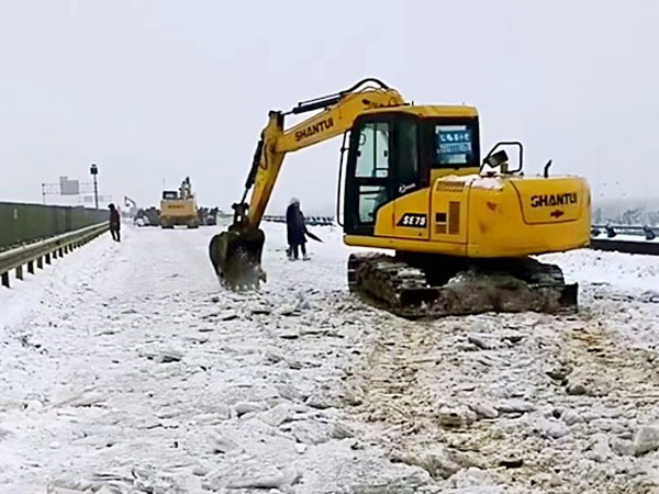 除雪保畅，UU国际铁肩路义勇担沉任！